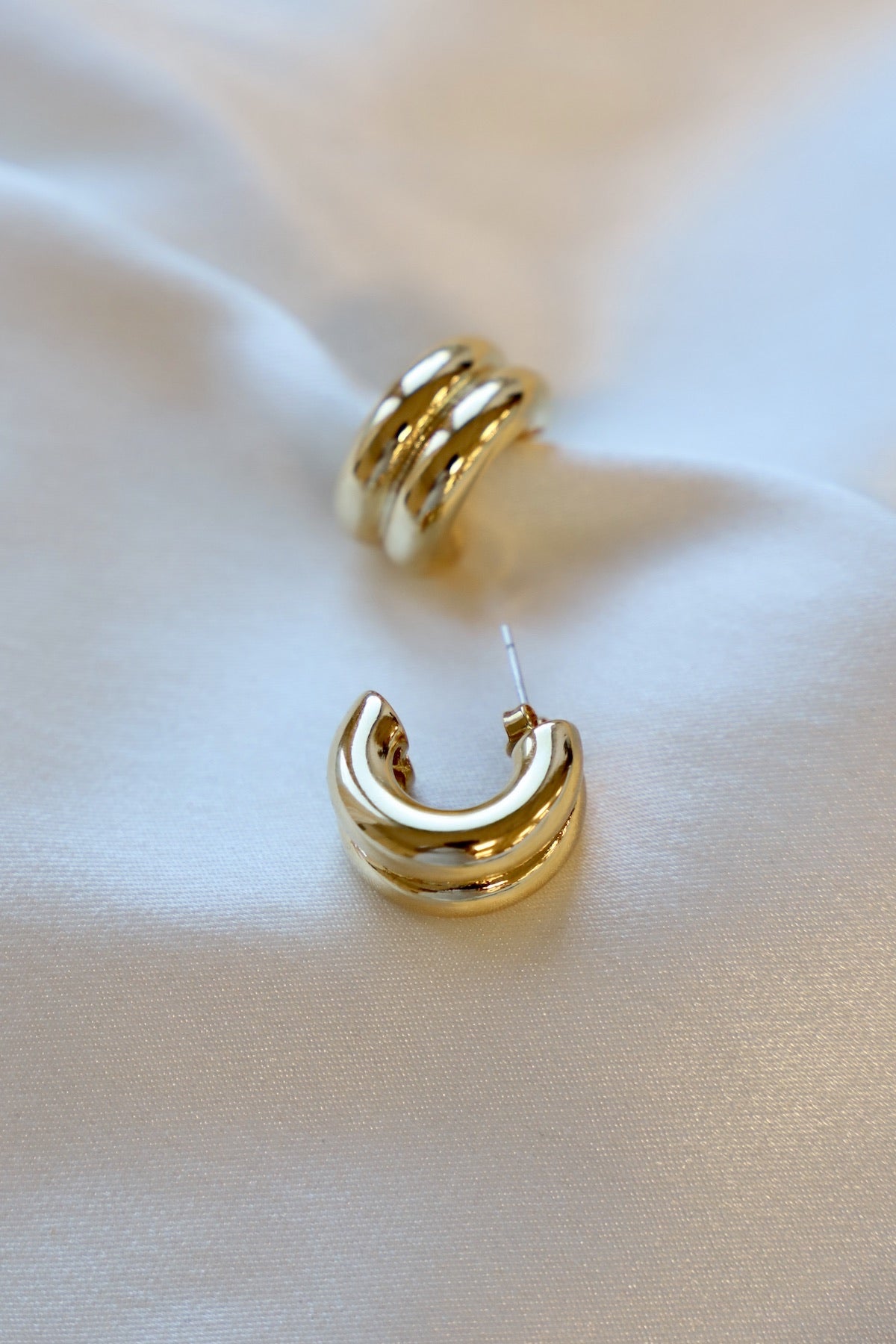  THE NINES CHUNKY DOUBLE HOOP