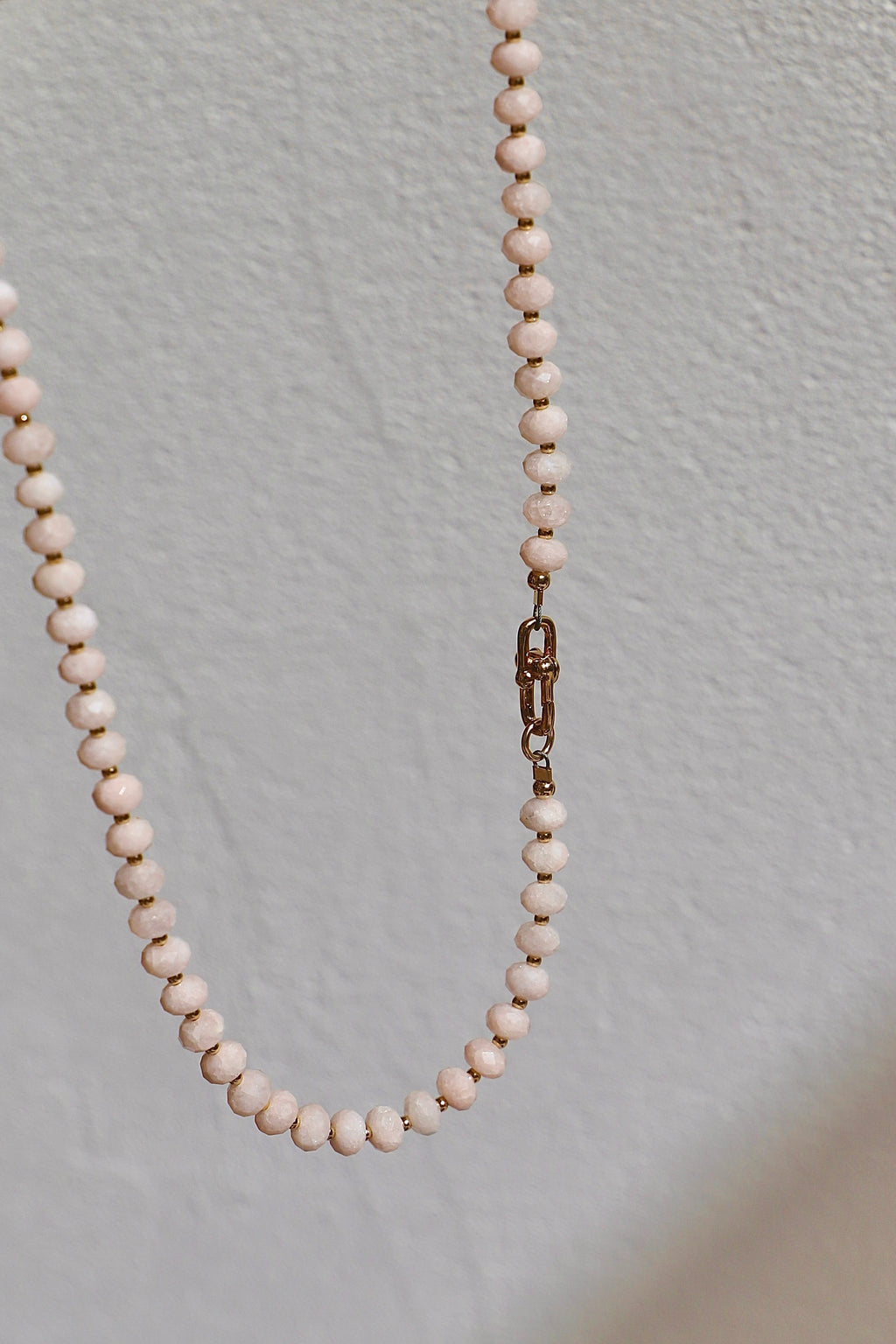  POWDER MORGANITE BEADED NECKLACE
