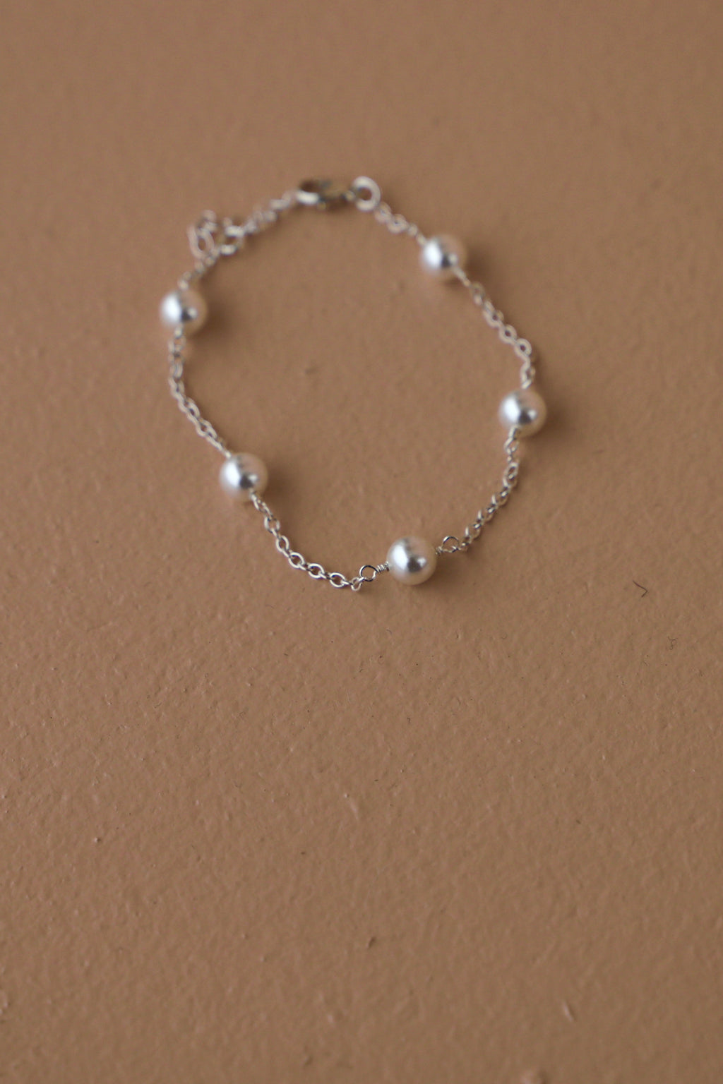  SILVER PEARL STATION BRACELET