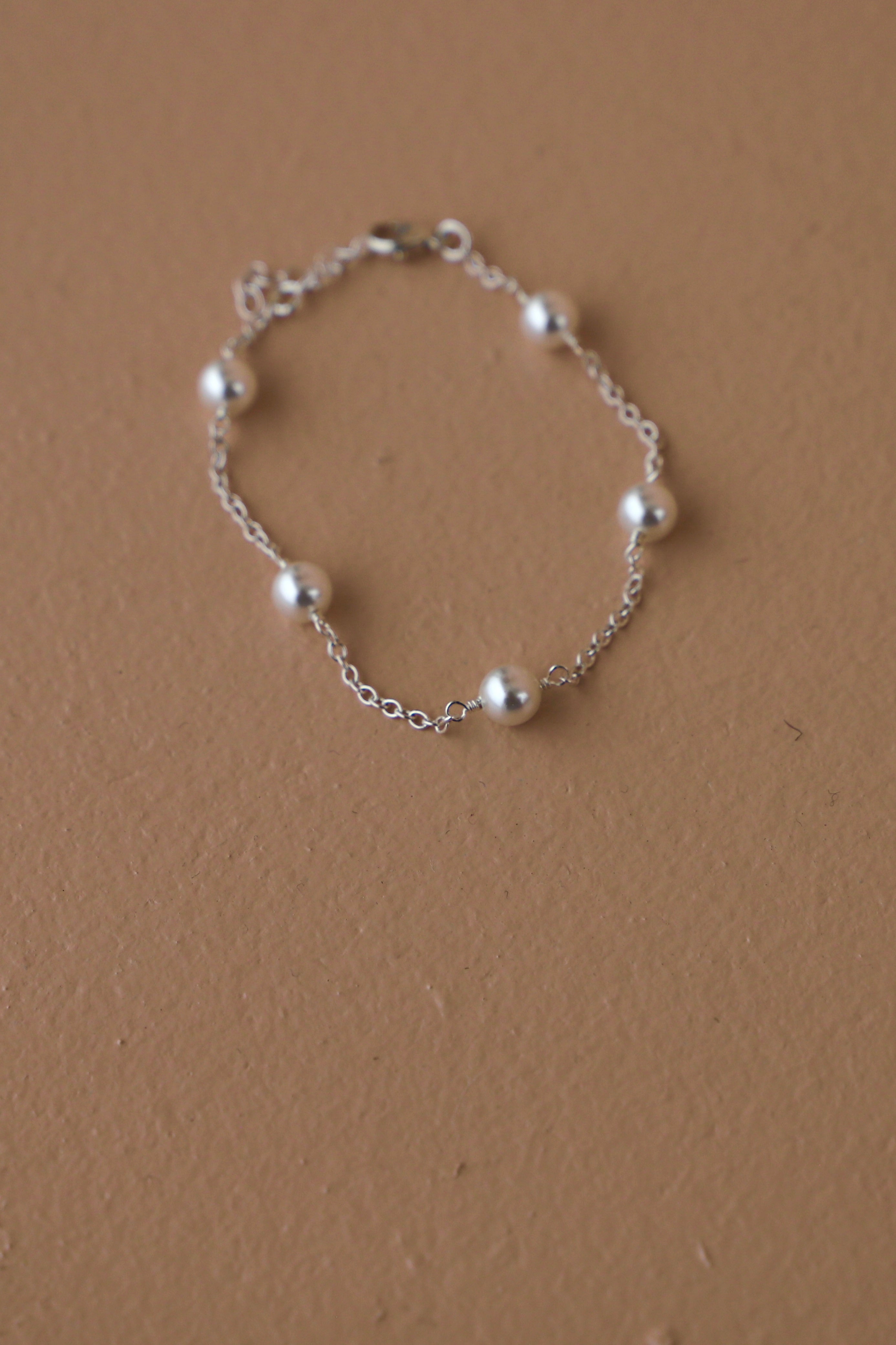  SILVER PEARL STATION BRACELET