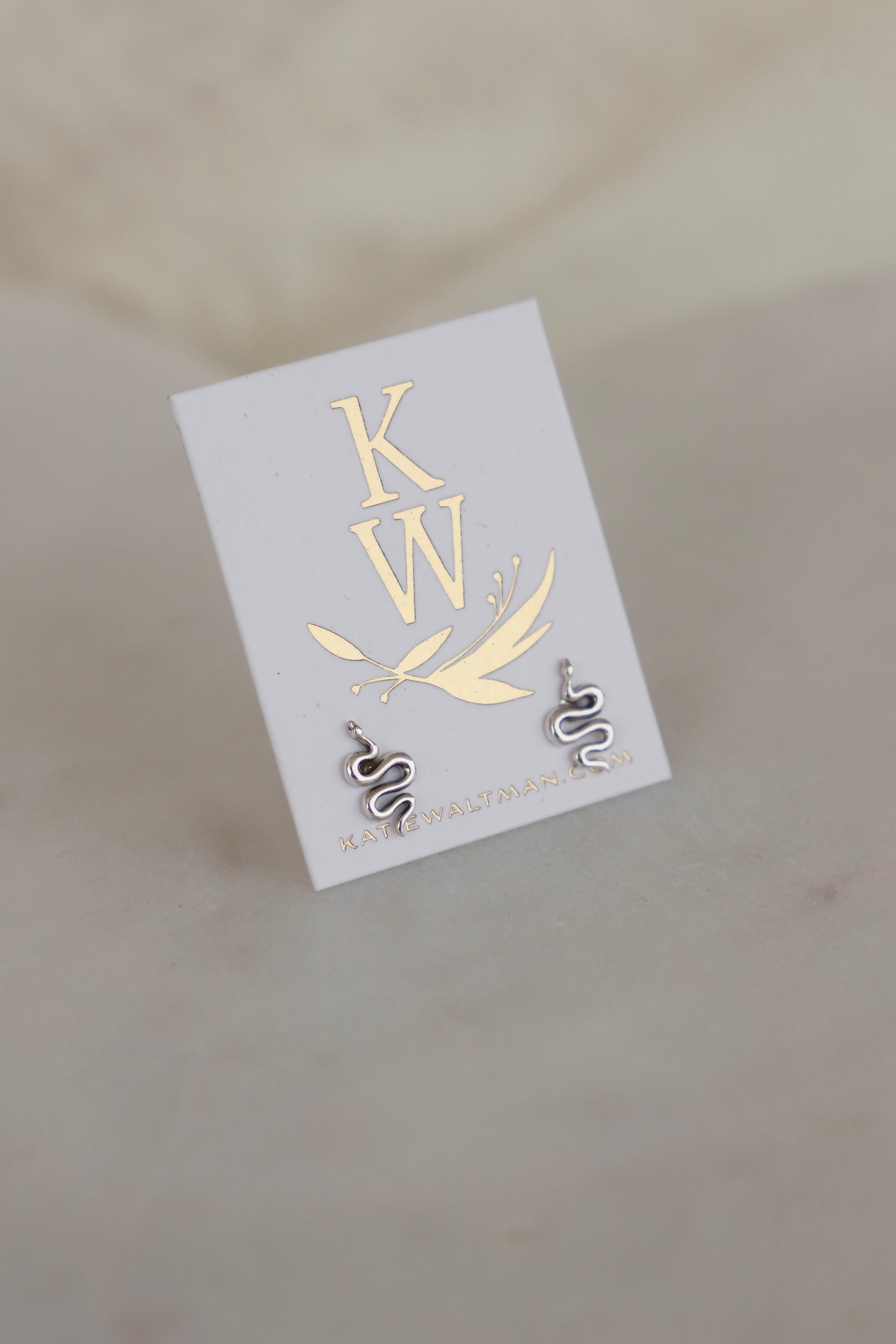  SILVER SNAKE STUDS