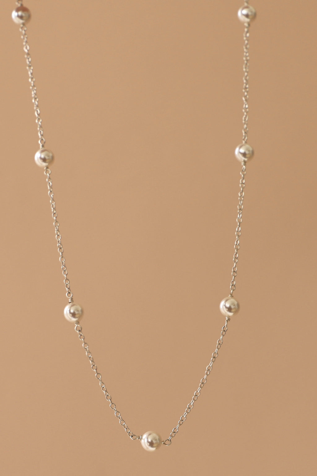  SILVER PEARL STATION NECKLACE