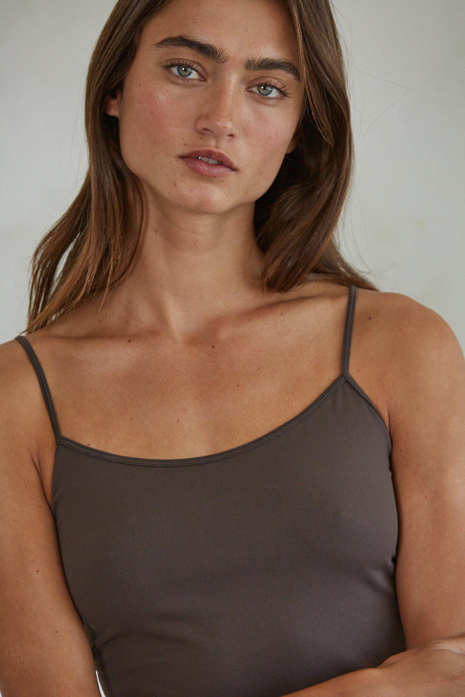  ESSENTIAL SEAMLESS CAMI