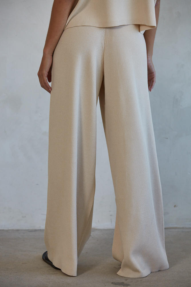  LEONIE PANT