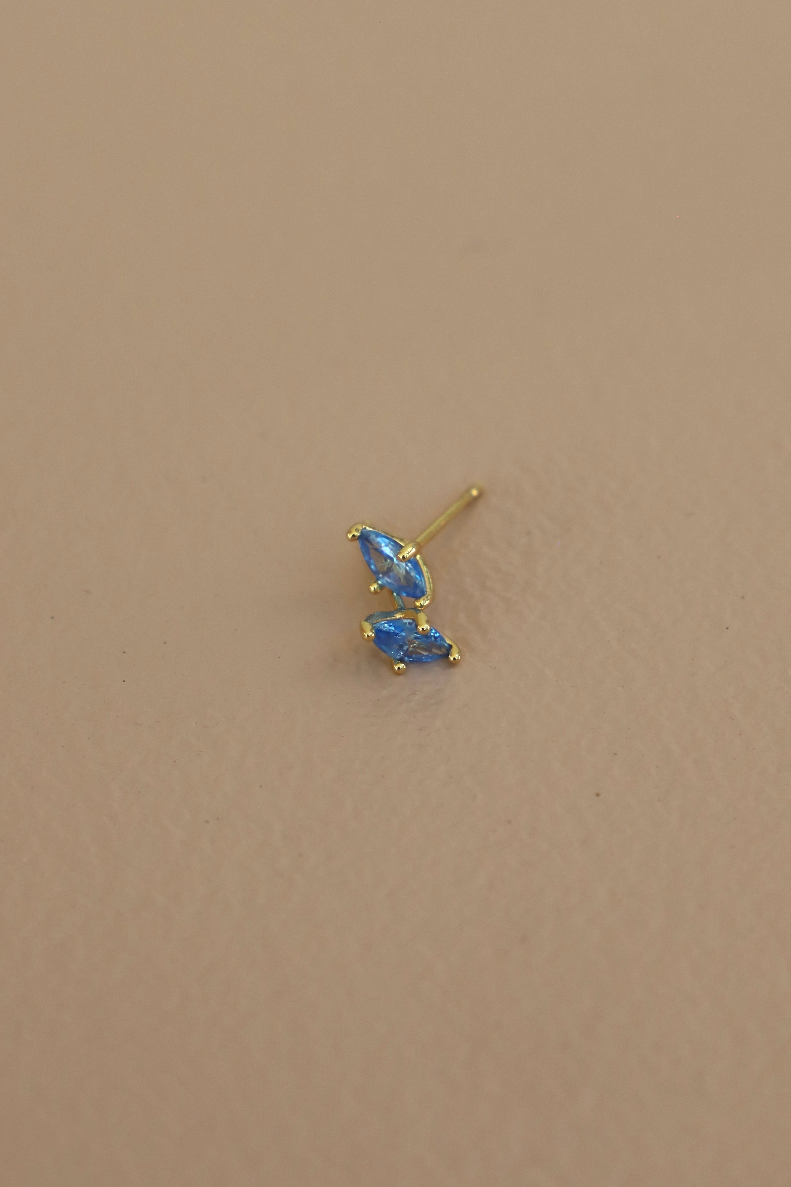  CZ DIAMOND SHAPED STUD