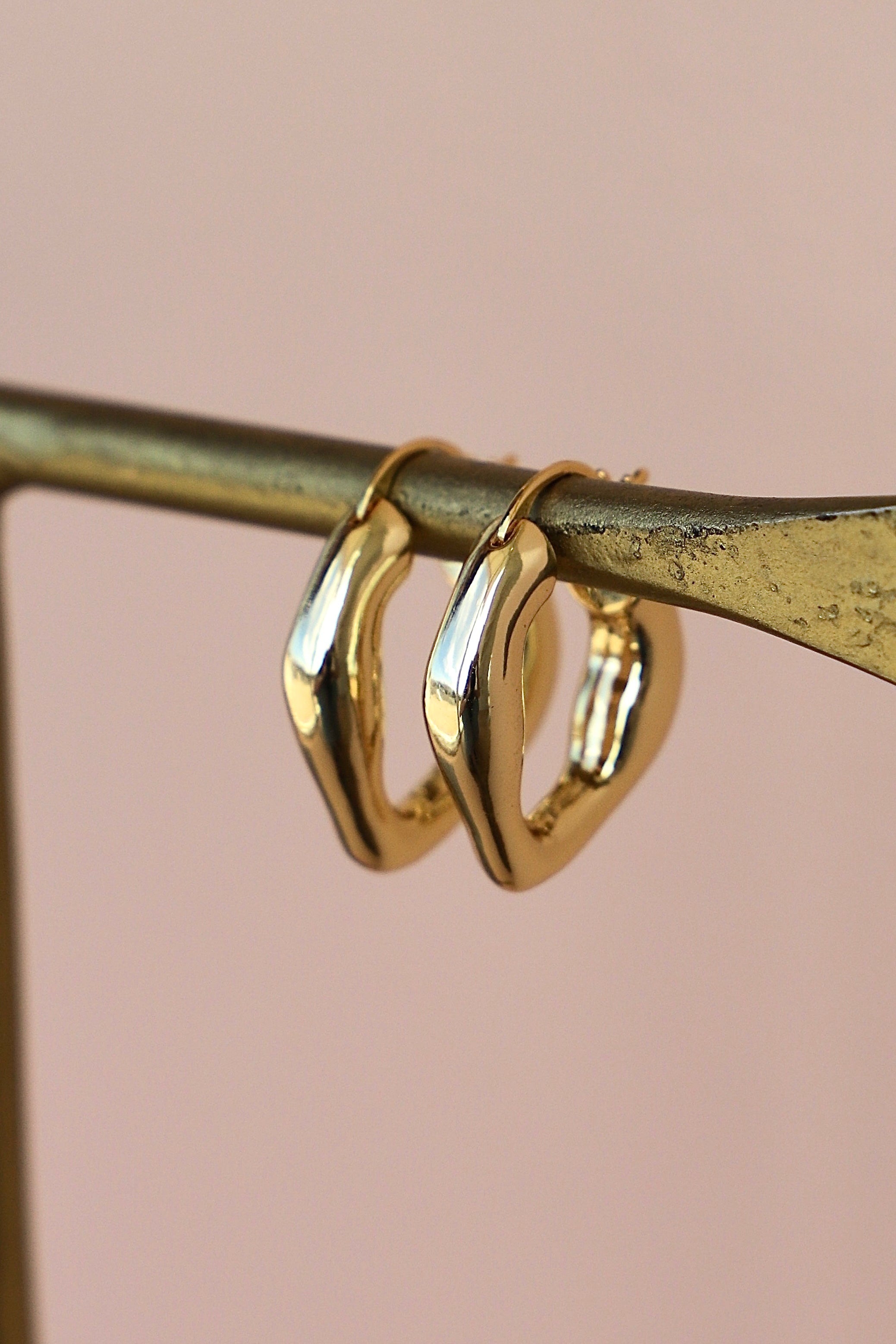  ORGANIC GOLD HOOPS