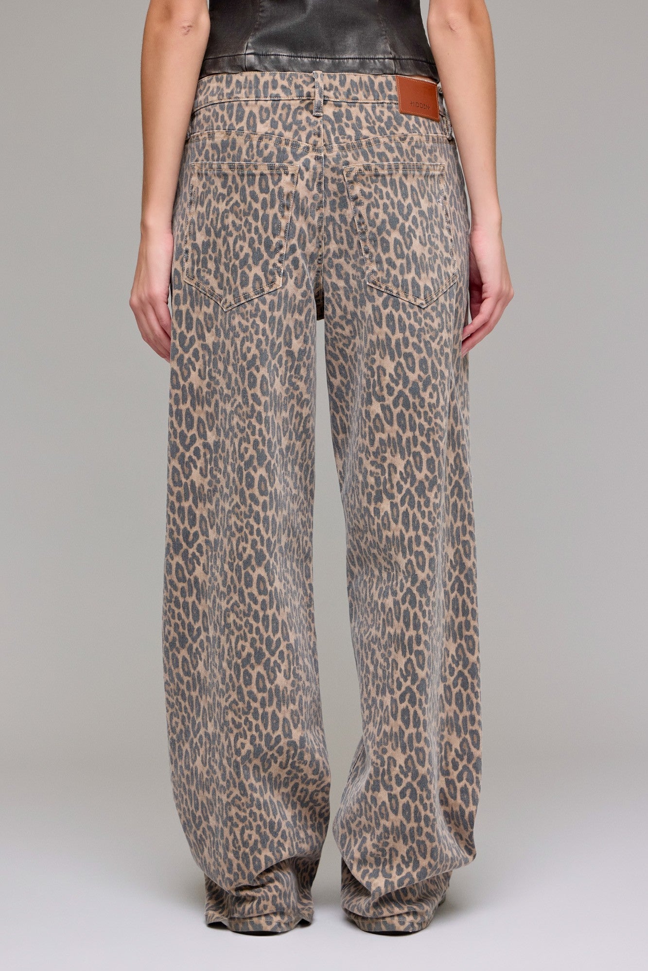  CHEETAH LOW SLUNG BAGGY JEANS
