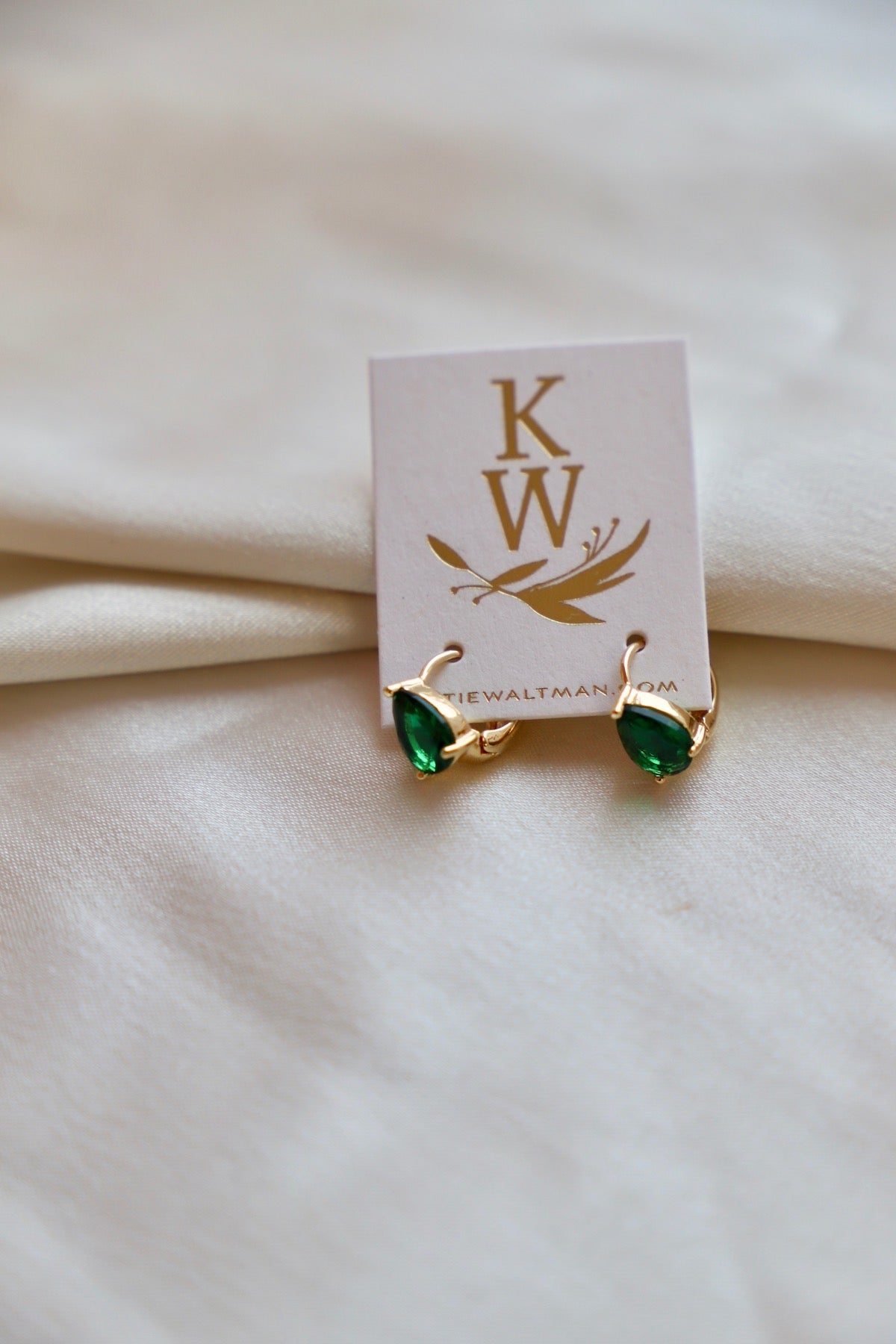  CRYSTAL TEARDROP HUGGIES-EMERALD