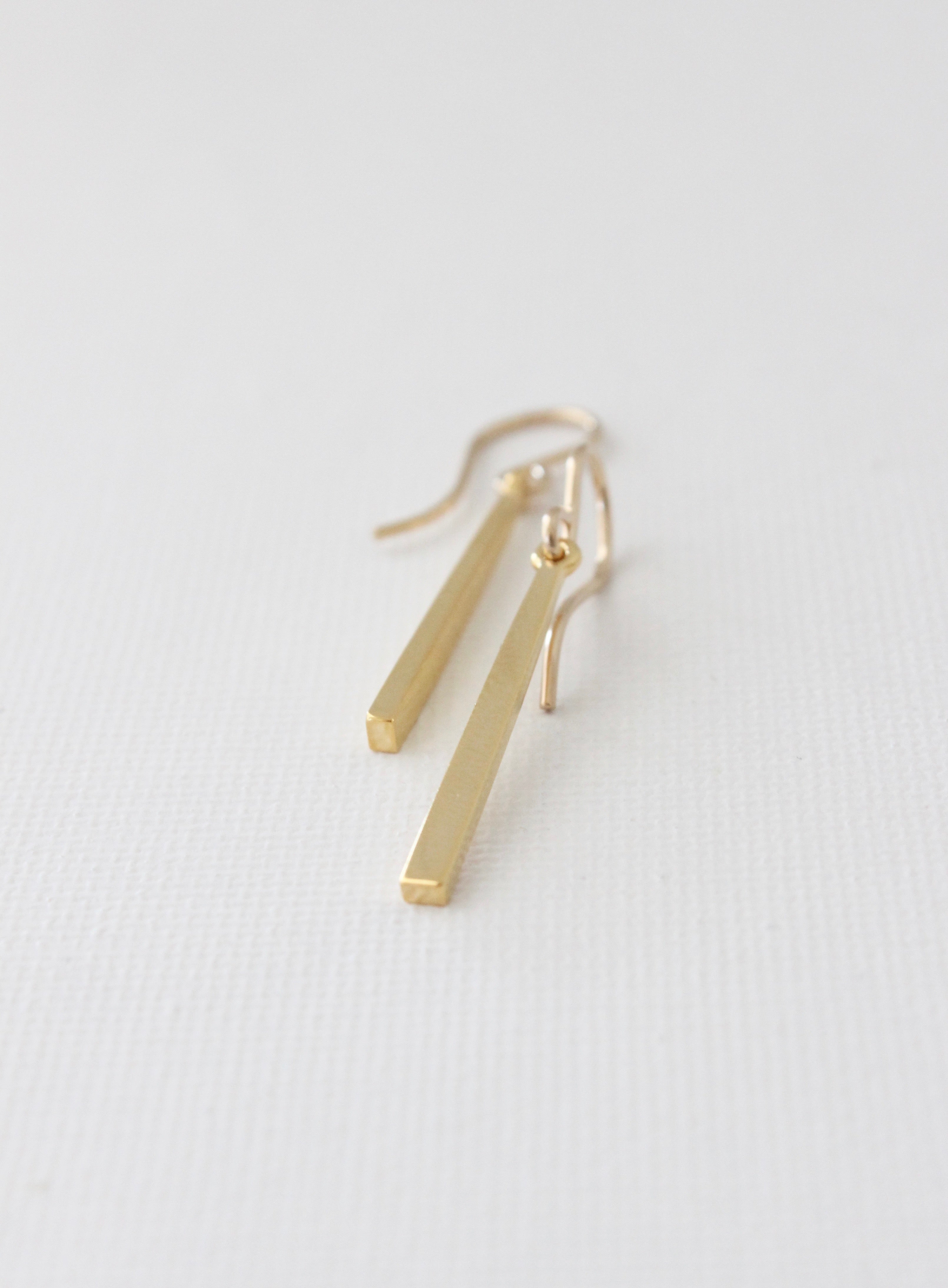  PETITE BAR EARRINGS