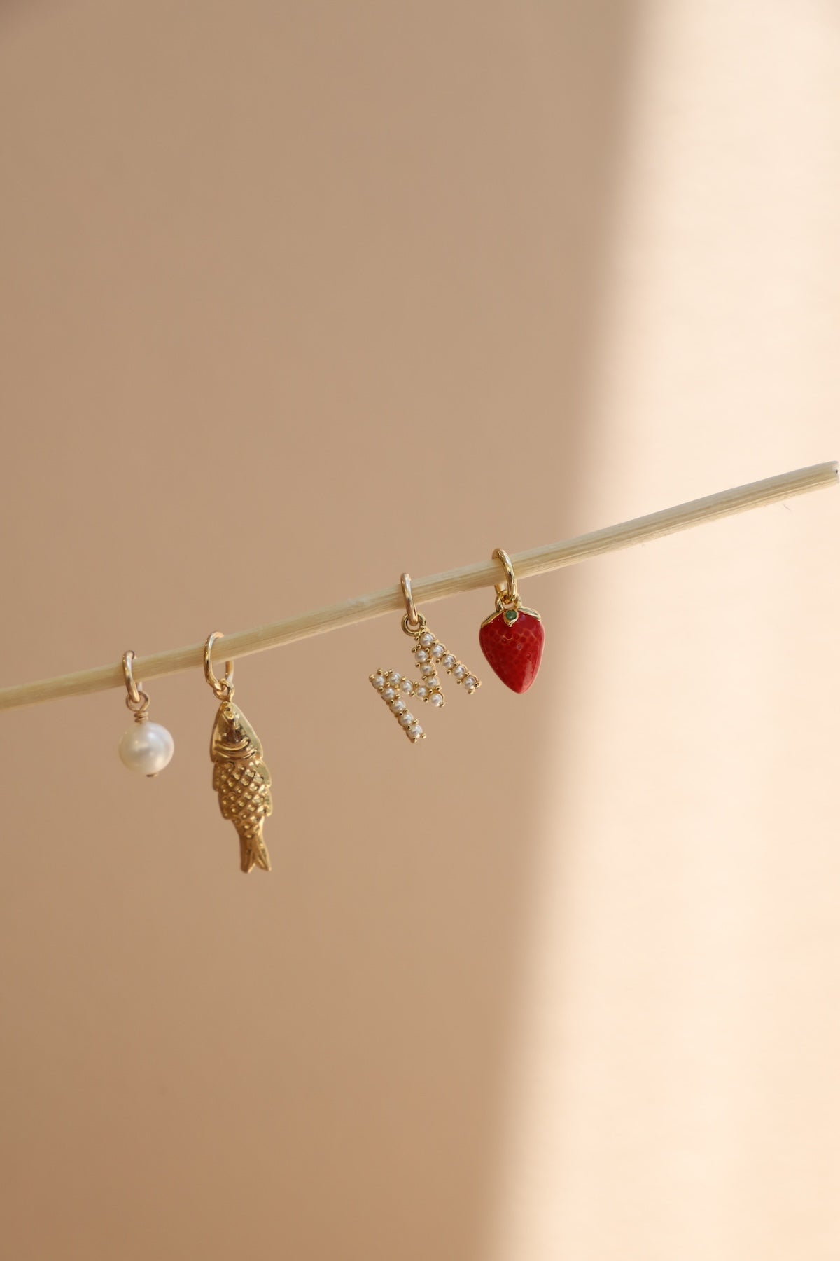  STRAWBERRY ENAMEL CHARM