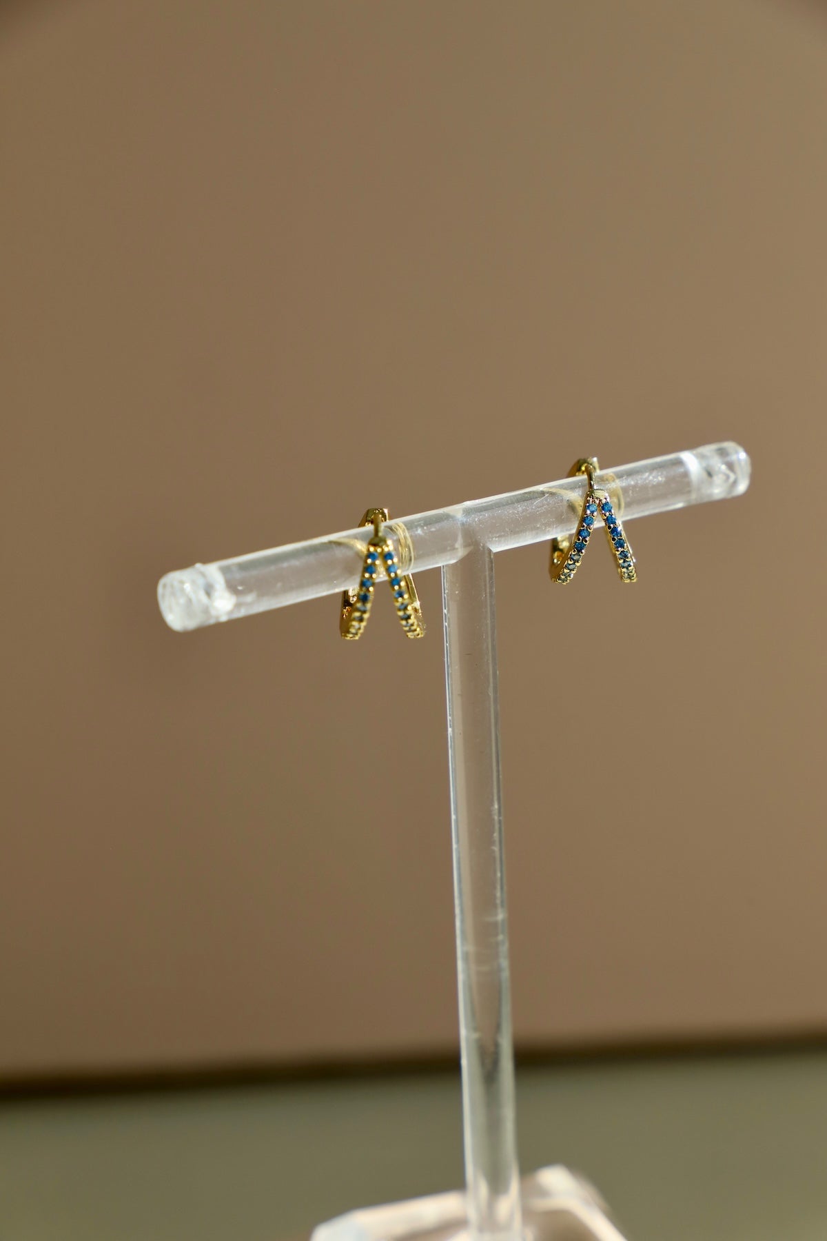  DOUBLE CZ HUGGIE HOOPS-BLUE