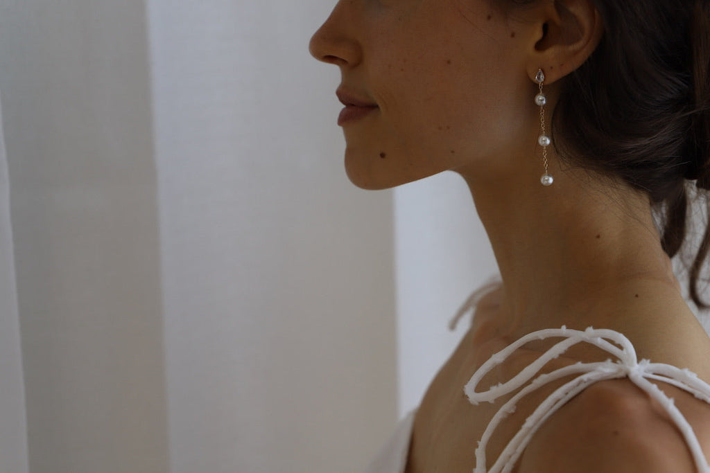  SUNNY PEARL DROP EARRINGS