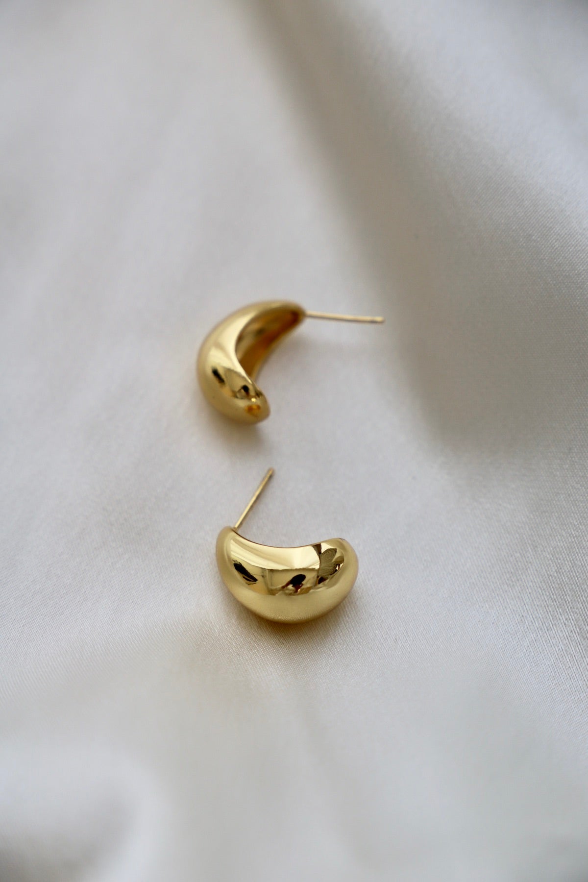  SILVER BONNIE CHUNKY TEARDROP STUDS