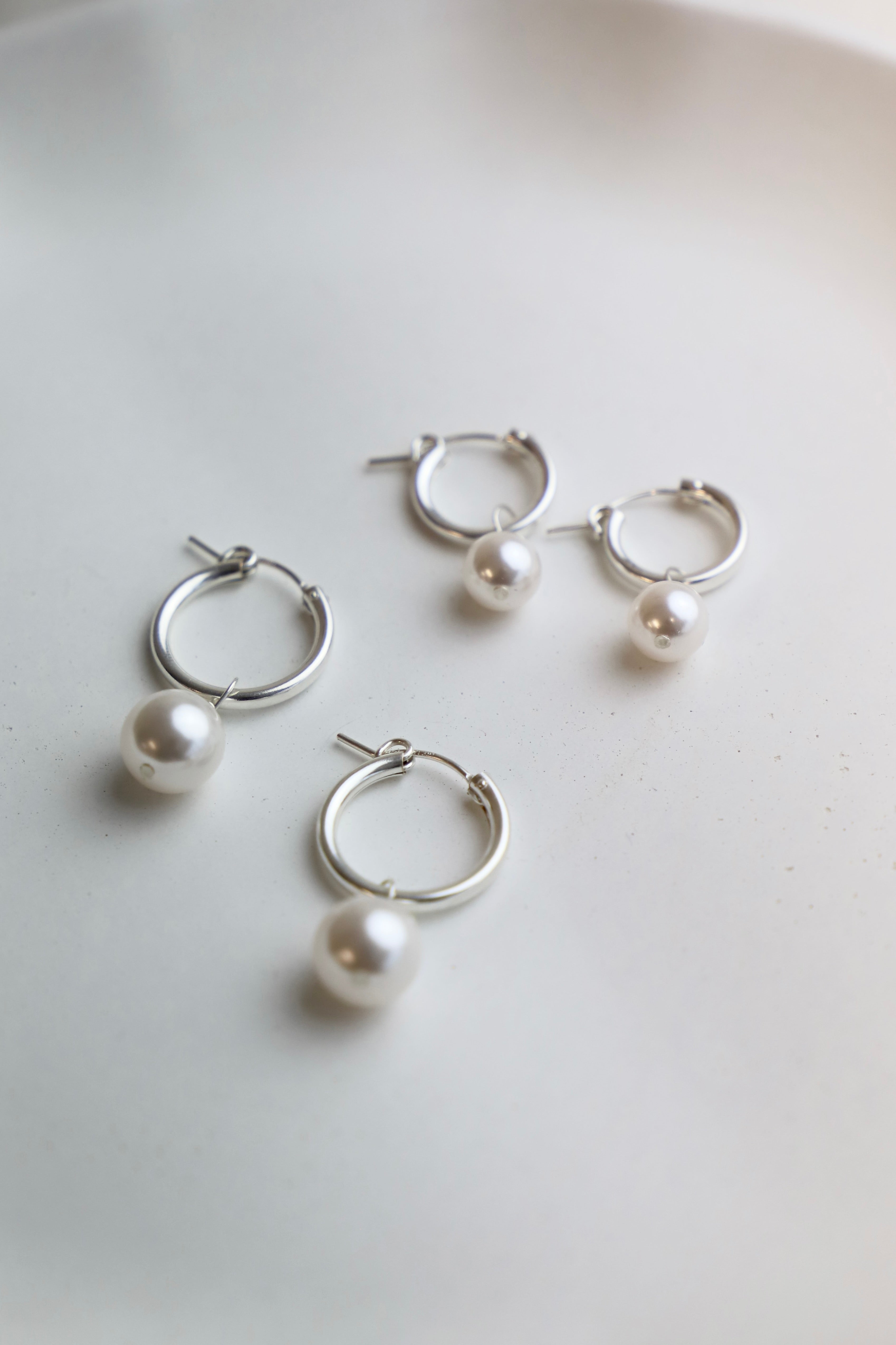  AUDREY PEARL HOOP EARRINGS-SILVER