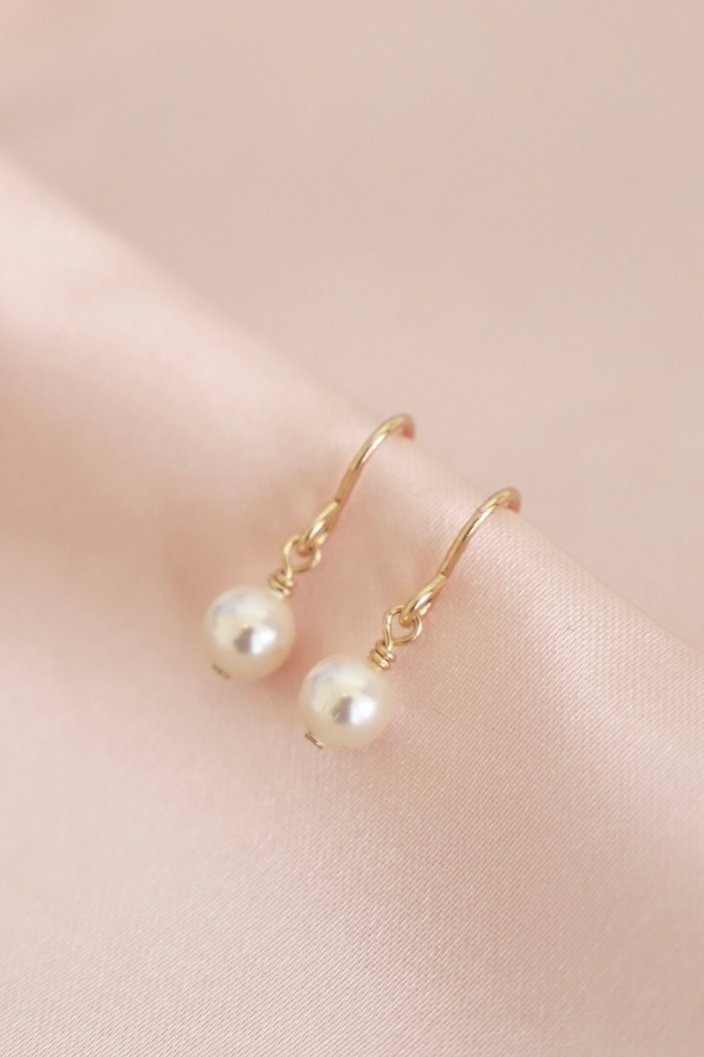  MINI PEARL EARRINGS