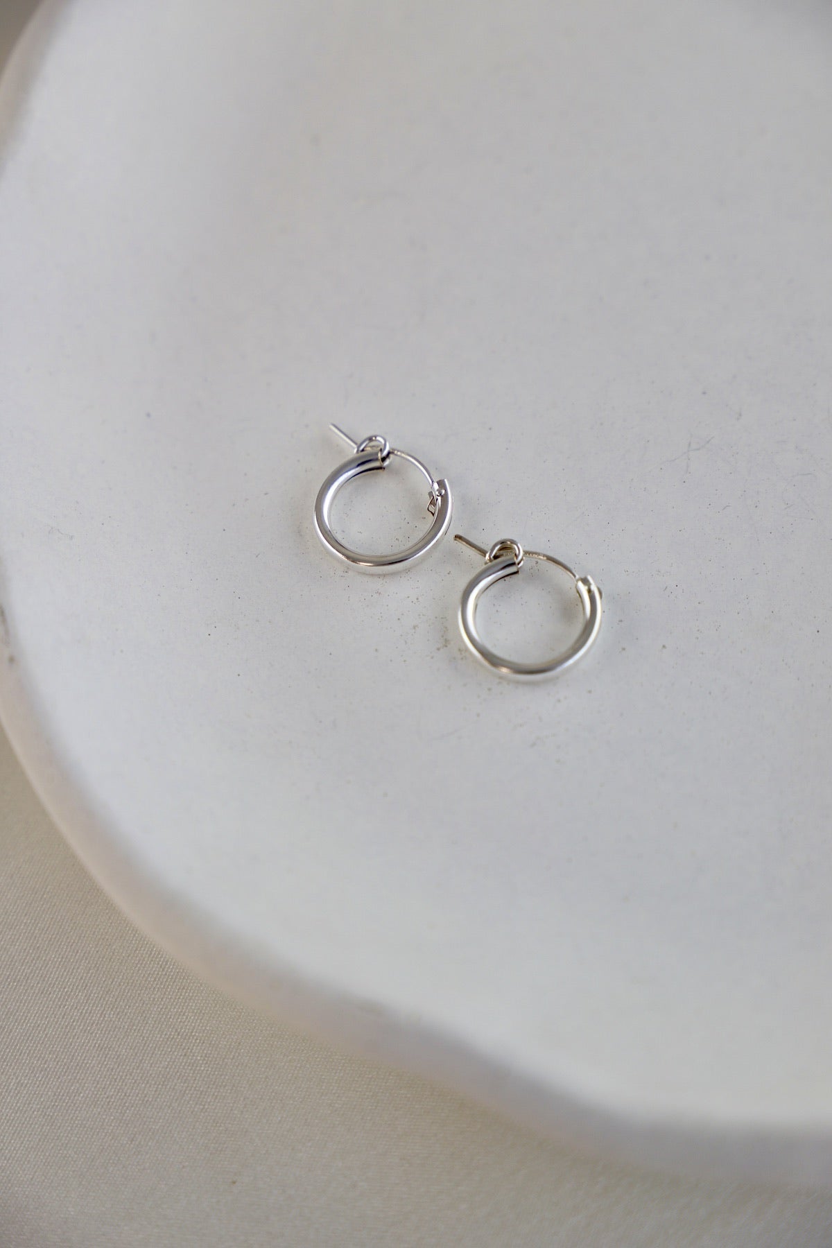  THE SILVER STANDARD HOOPS