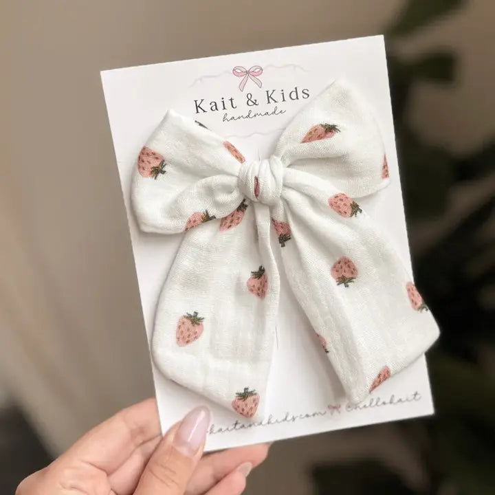  MUSLIN STRAWBERRY CLIP