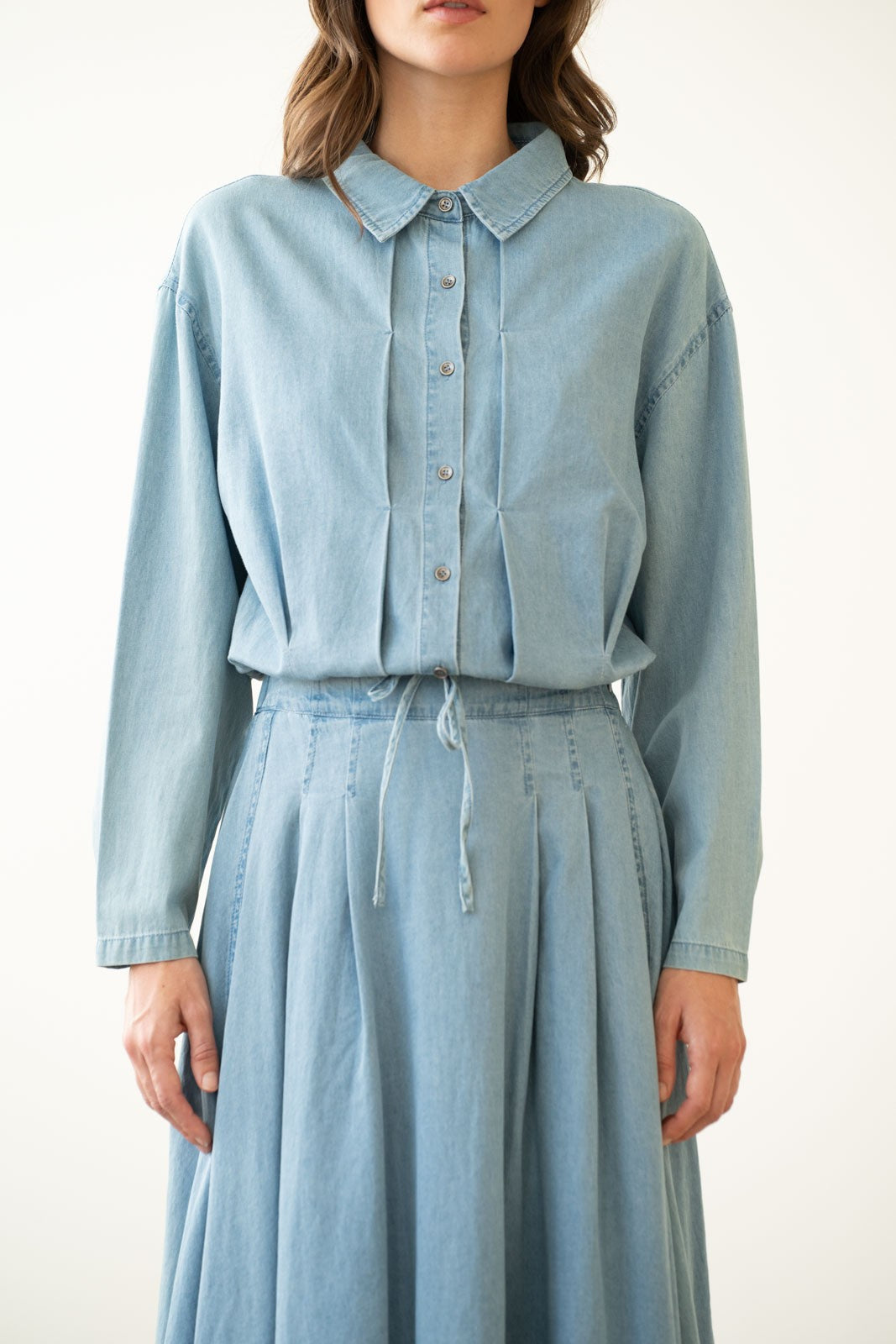  CHAMBRAY SCRUNCH SHIRT